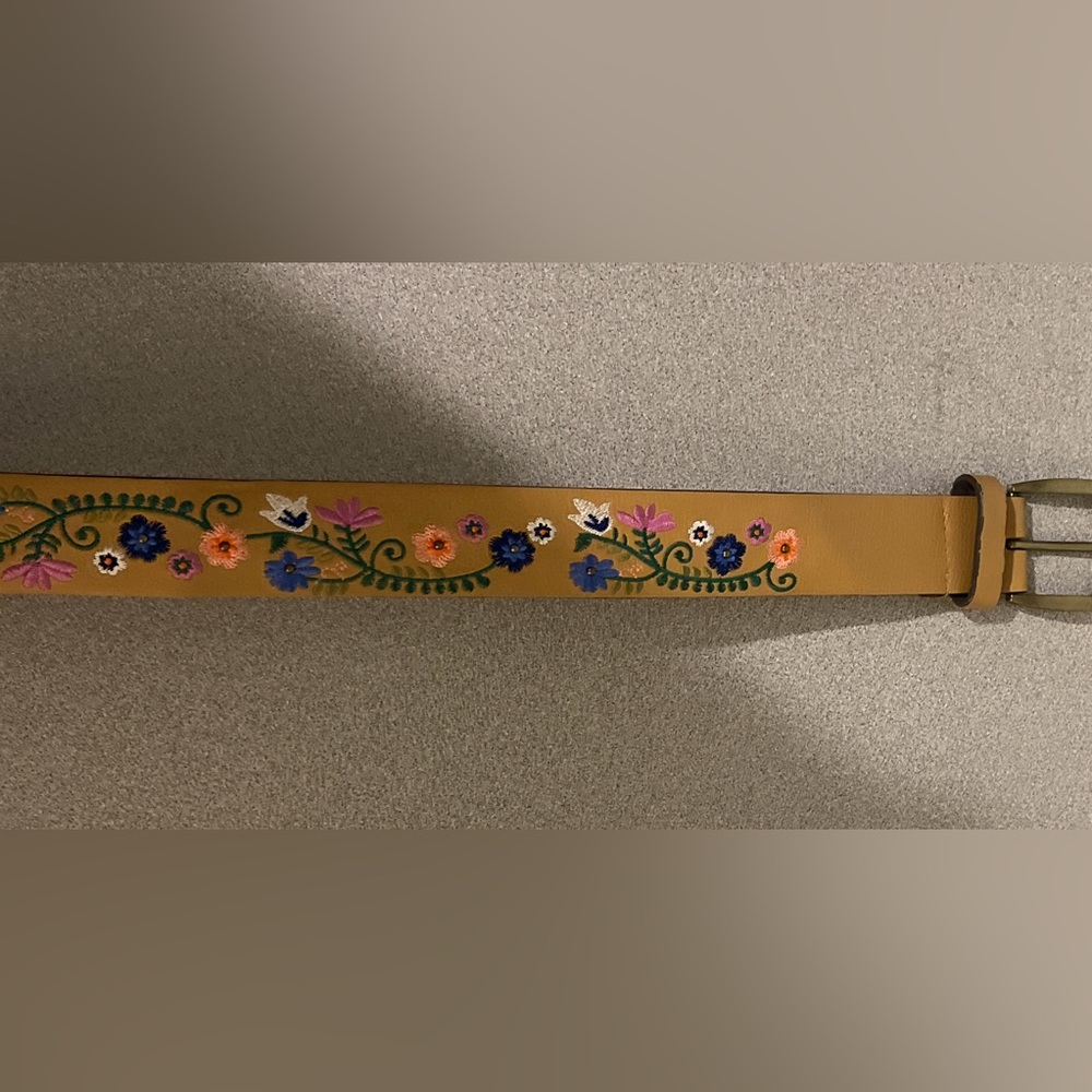 Women’s floral embroidered belt size s/m - Picture 3 of 4